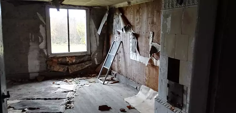 Why Selling a Distressed House Through Traditional Methods Fails in Massachusetts
